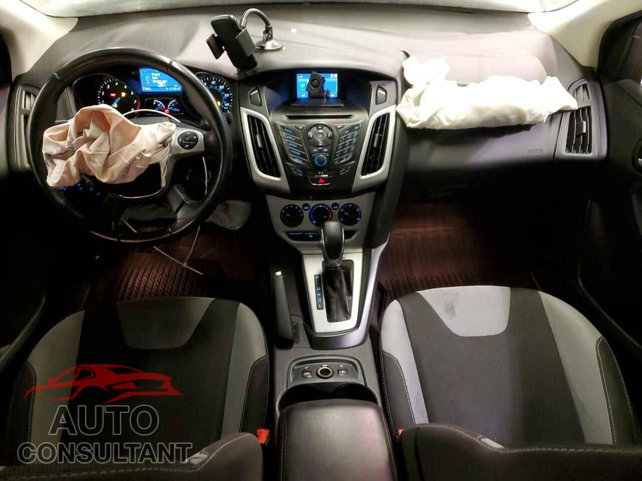 FORD FOCUS 2014 - 1FADP3F23EL450373