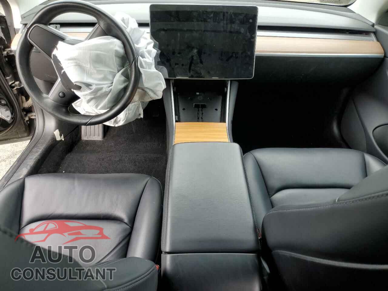 TESLA MODEL 3 2019 - 5YJ3E1EB8KF199043