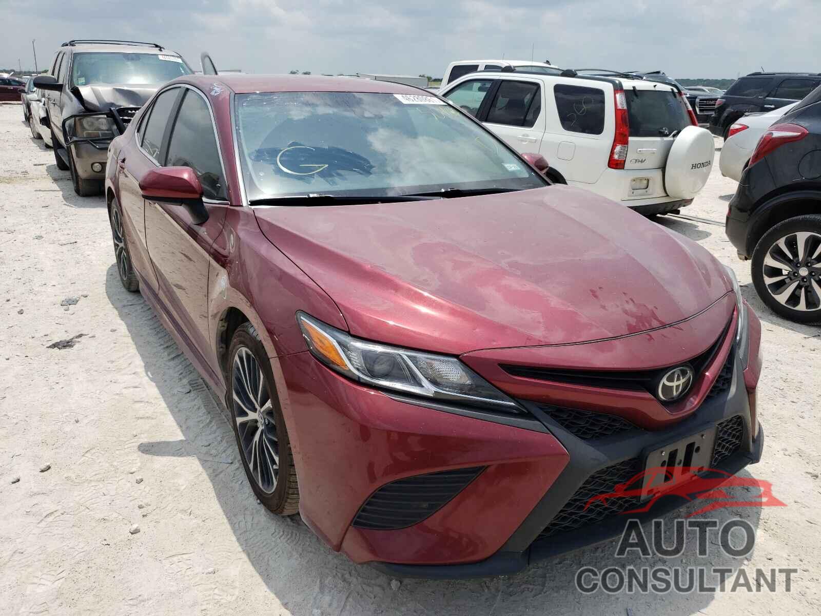 TOYOTA CAMRY 2018 - 4T1B11HK4JU509886