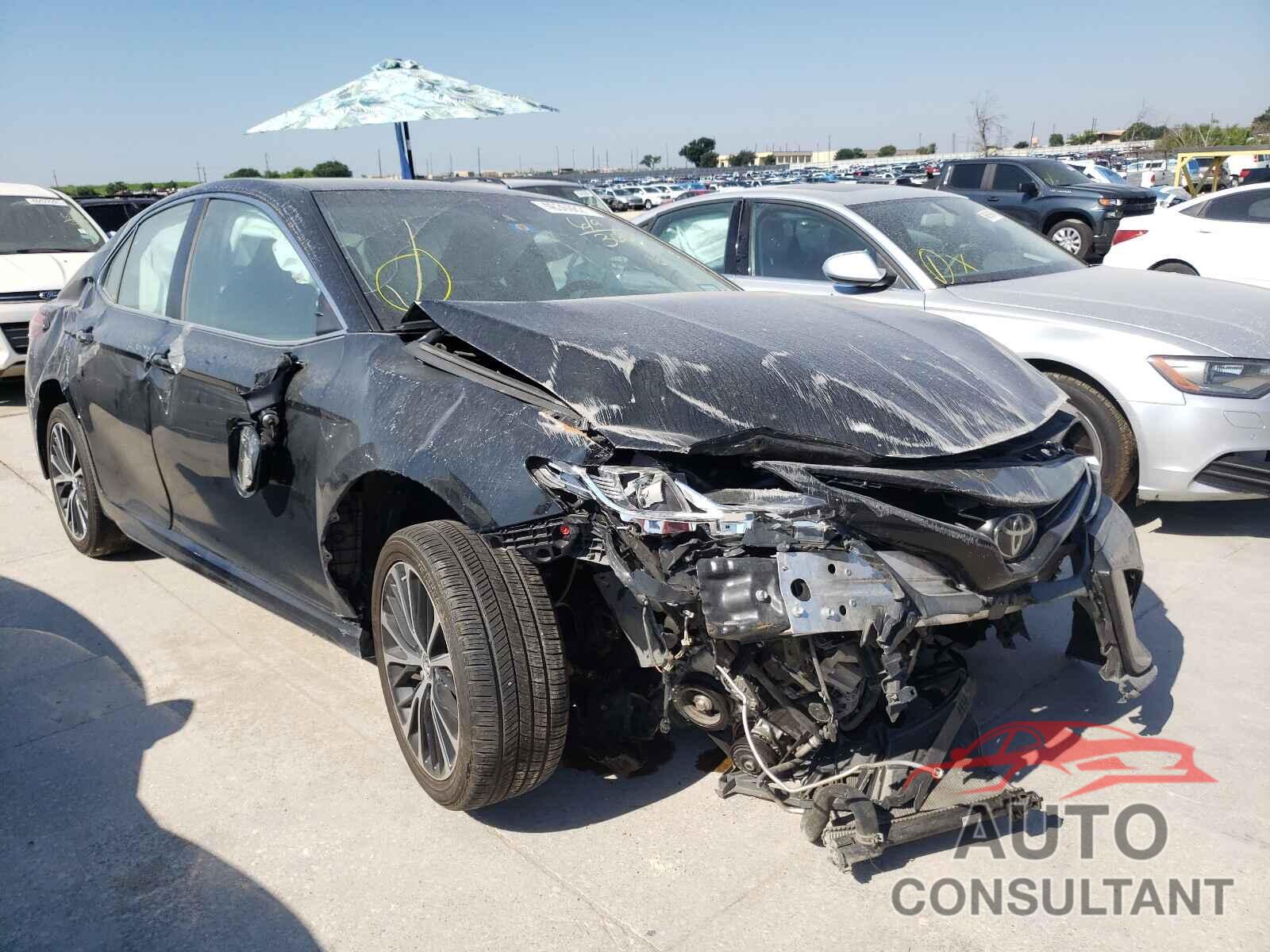 TOYOTA CAMRY 2018 - 4T1B11HK6JU085403