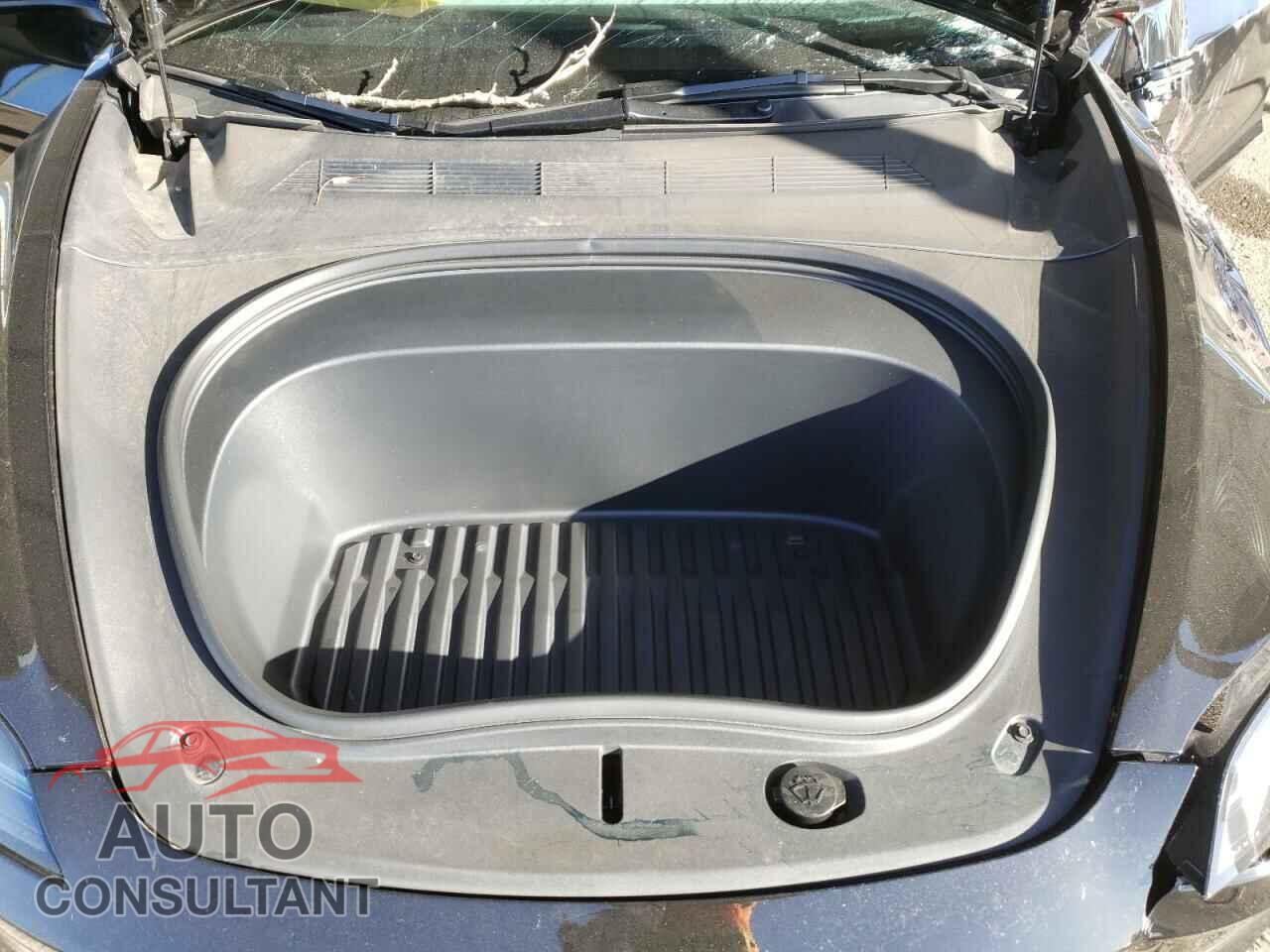 TESLA MODEL 3 2024 - 5YJ3E1EB5RF834102