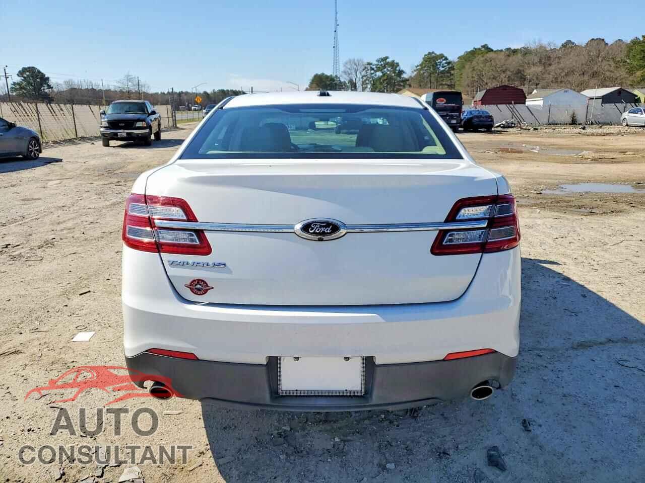 FORD TAURUS 2015 - 1FAHP2D83FG199142
