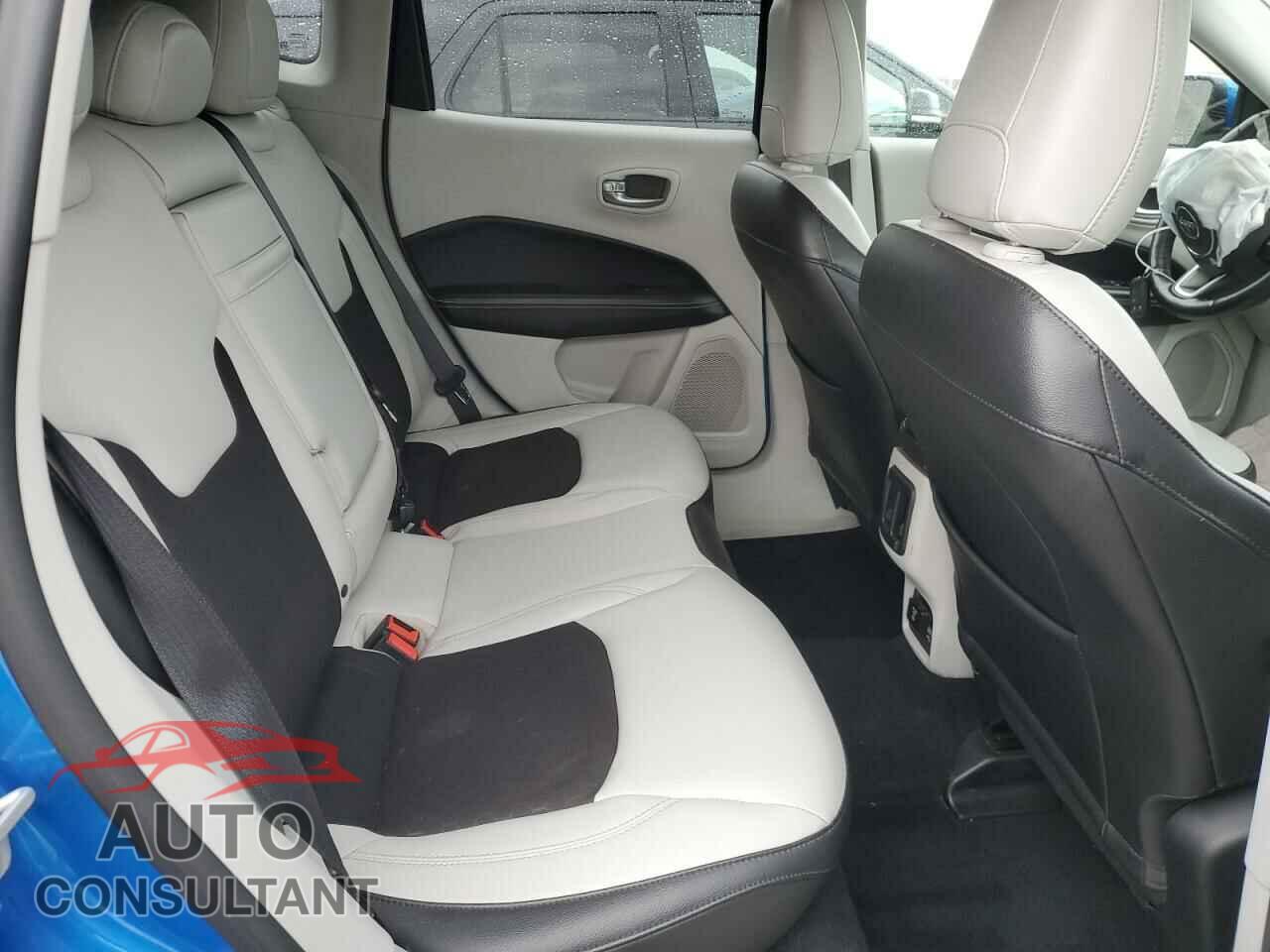 JEEP COMPASS 2018 - 3C4NJDBB2JT238090