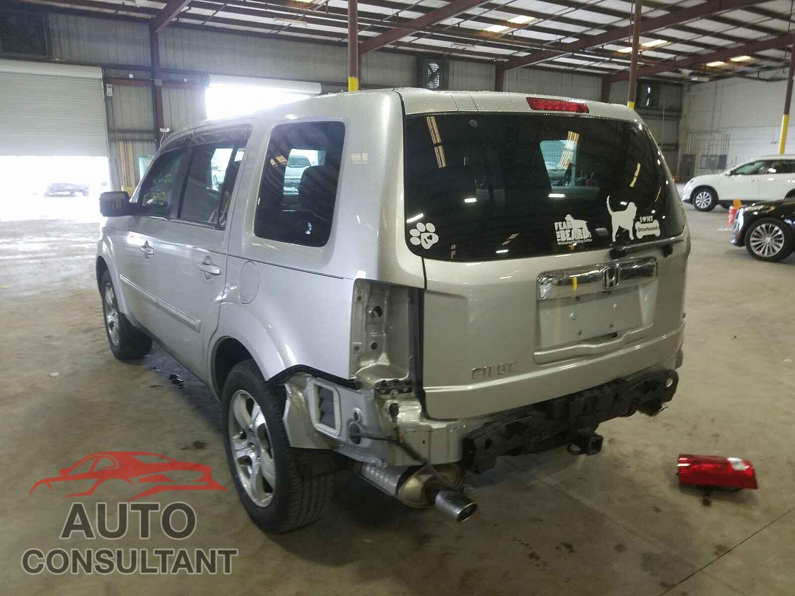 HONDA PILOT 2015 - 5FNYF3H54FB021365