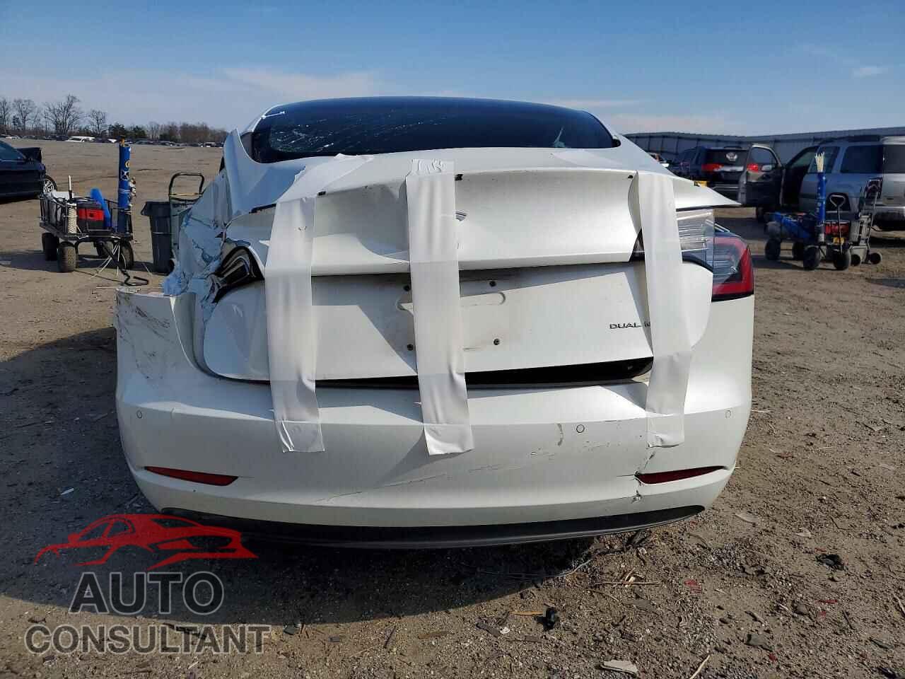 TESLA MODEL 3 2018 - 5YJ3E1EB8JF185884
