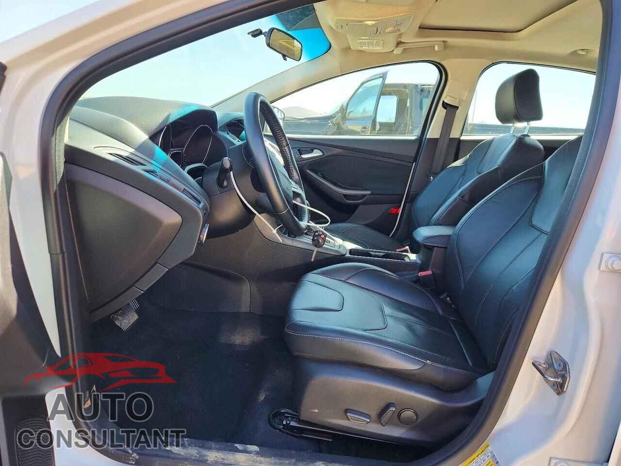FORD FOCUS 2015 - 1FADP3F21FL246933