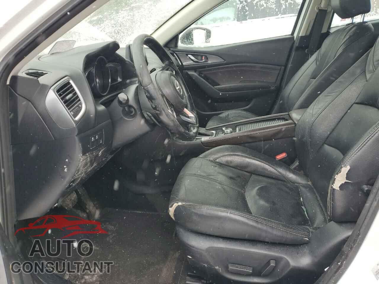 MAZDA 3 2018 - 3MZBN1W31JM257598