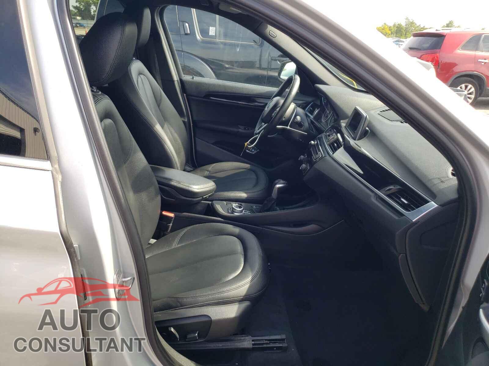 BMW X1 2017 - WBXHT3C32H5F76968