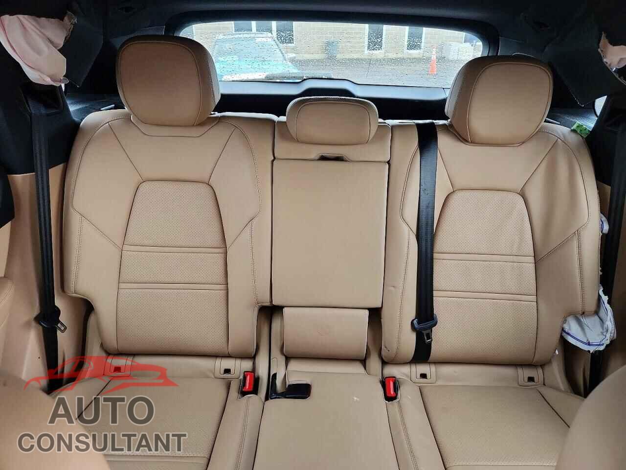 PORSCHE CAYENNE 2019 - WP1AA2AY1KDA17627