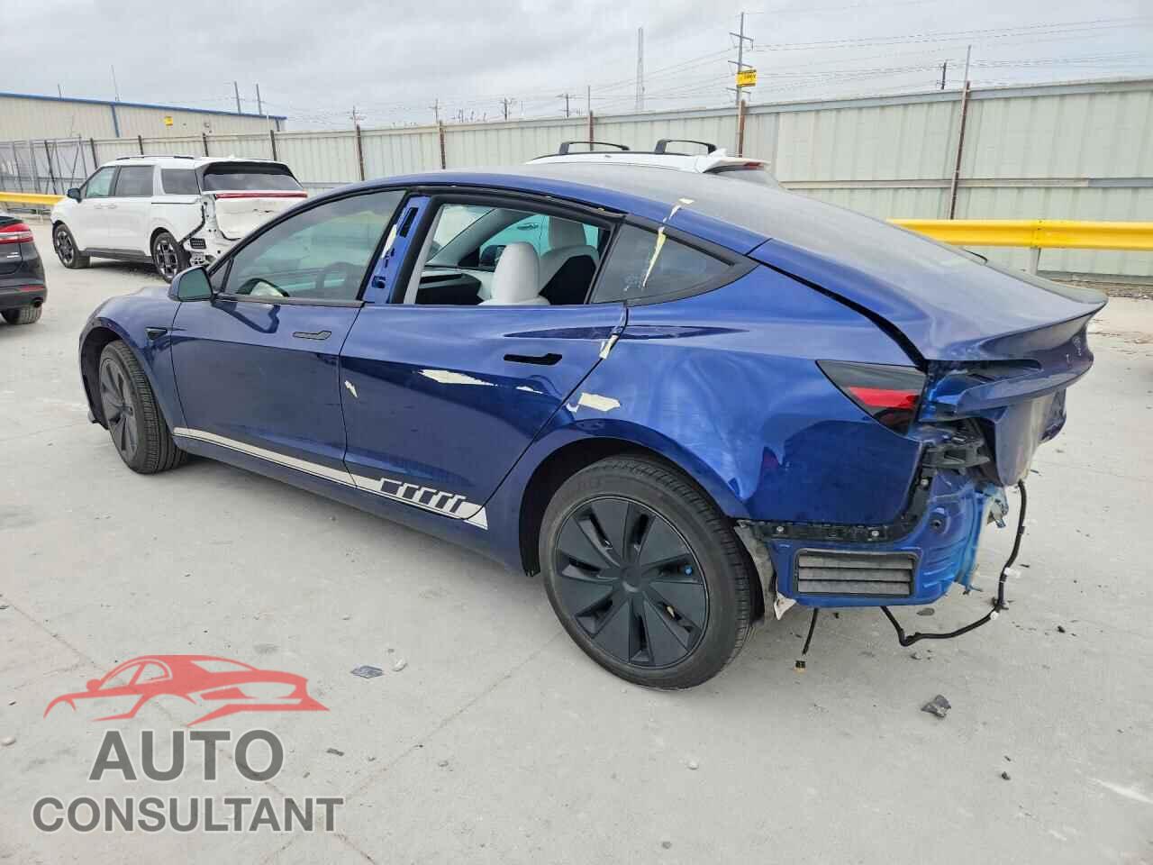 TESLA MODEL 3 2024 - 5YJ3E1EA4RF860715