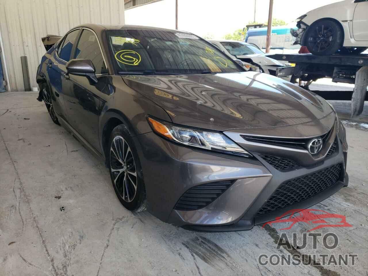 TOYOTA CAMRY 2018 - 4T1B11HK5JU544064