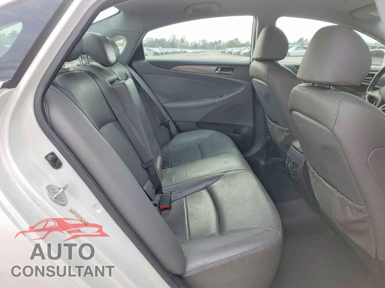 HYUNDAI SONATA 2012 - KMHEC4A40CA032690