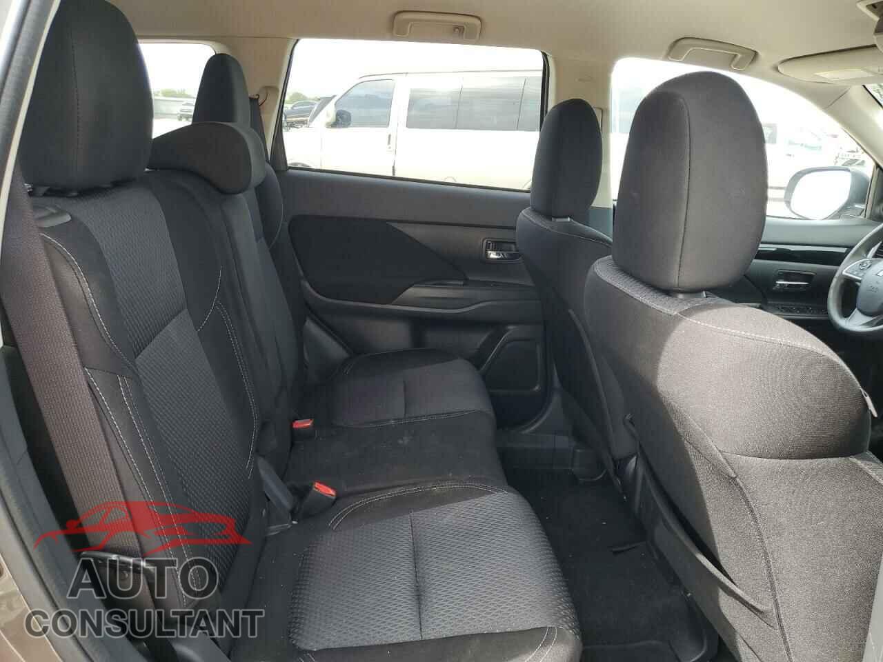 MITSUBISHI OUTLANDER 2020 - JA4AD2A36LZ046911