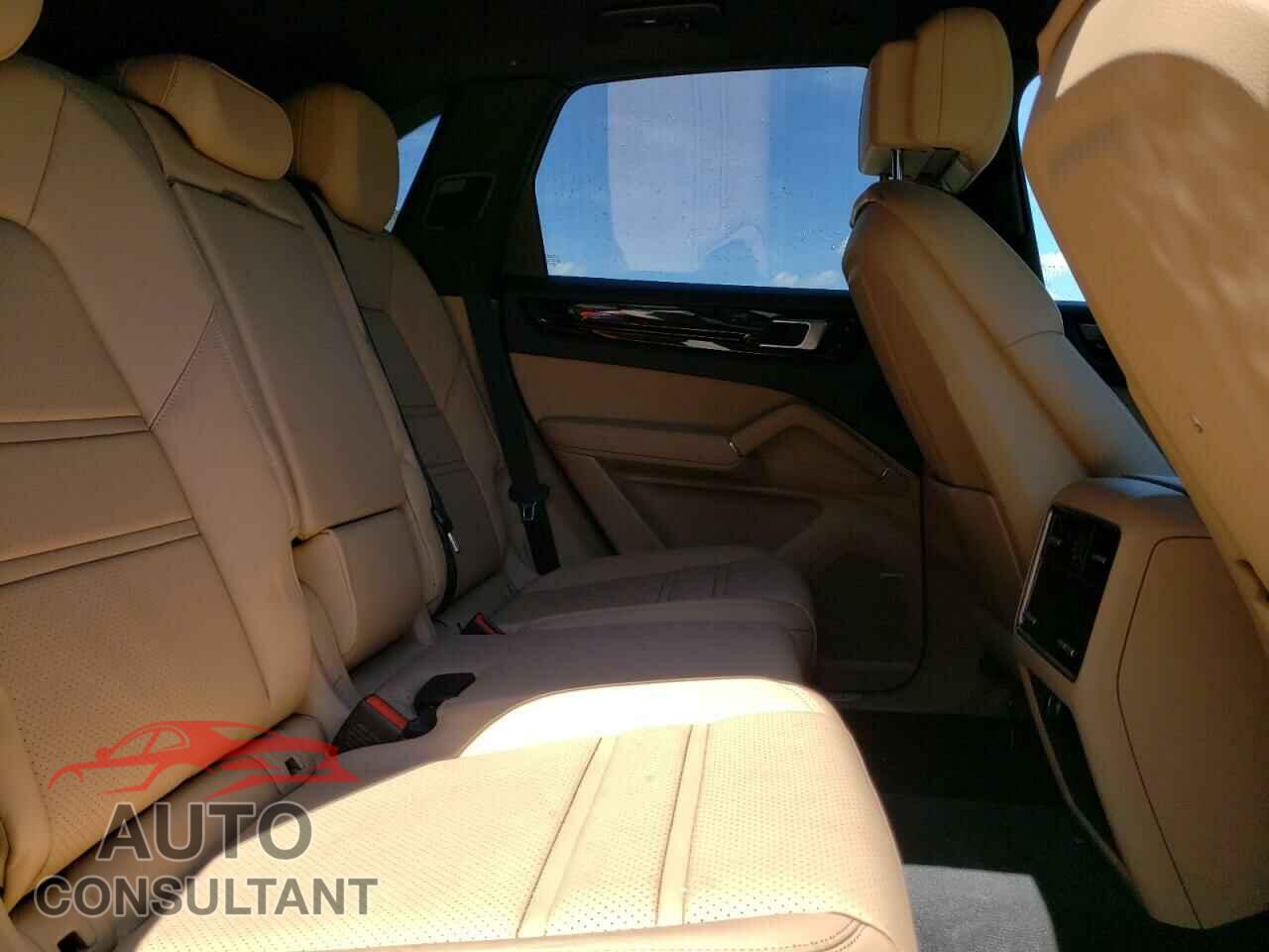 PORSCHE CAYENNE 2019 - WP1AA2AY3KDA01770