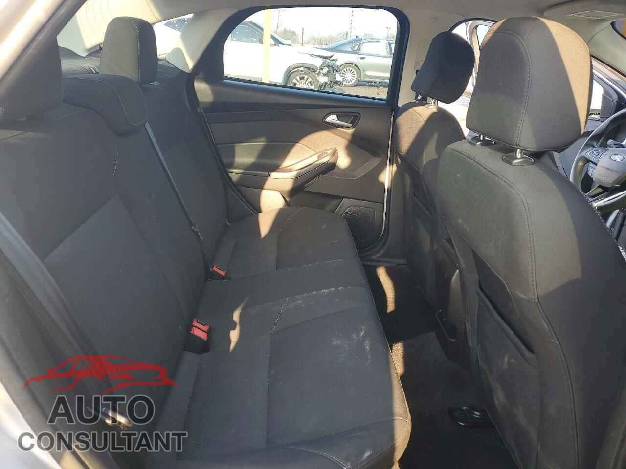 FORD FOCUS 2016 - 1FADP3F25GL390177