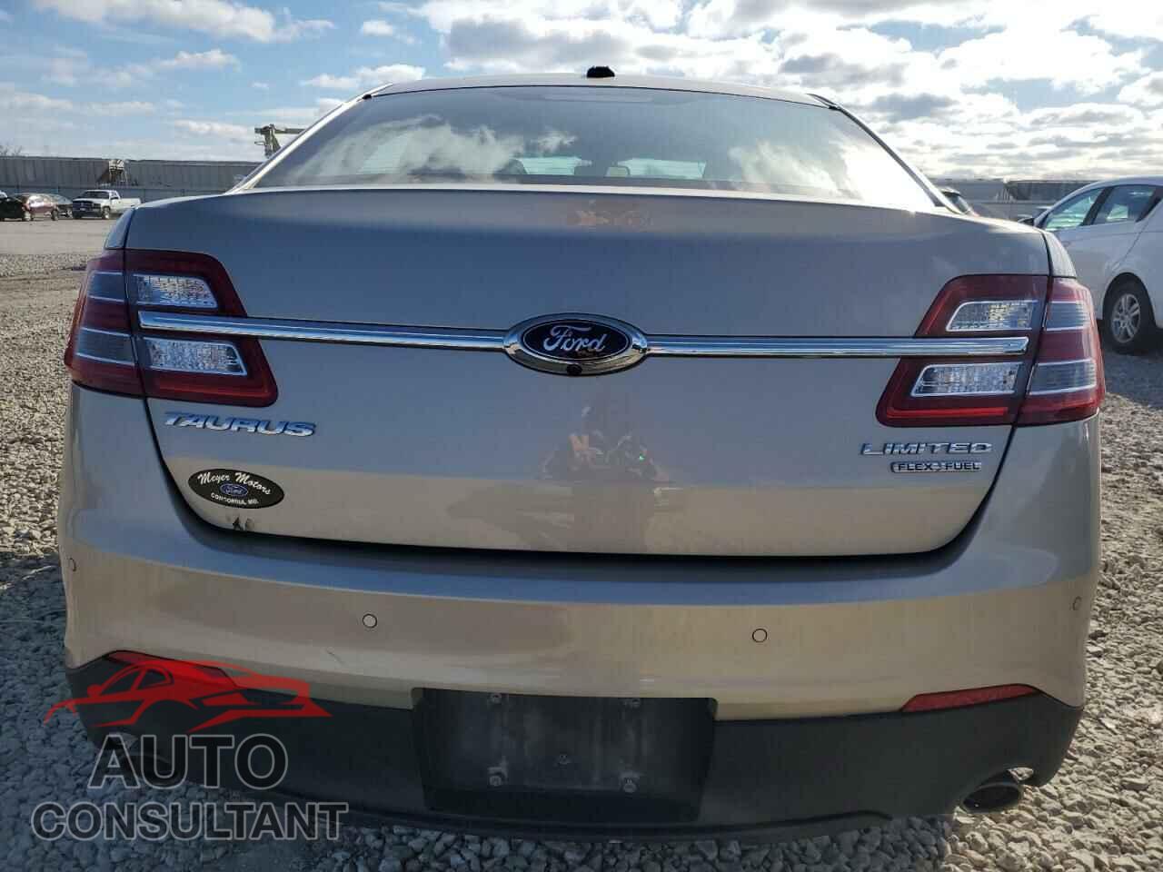 FORD TAURUS 2017 - 1FAHP2F81HG117165