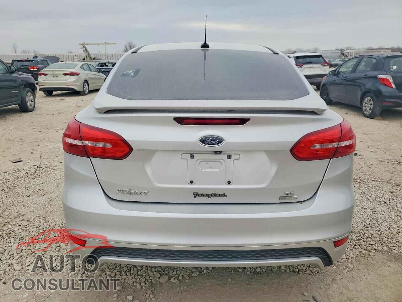FORD FOCUS 2015 - 1FADP3FE2FL248426