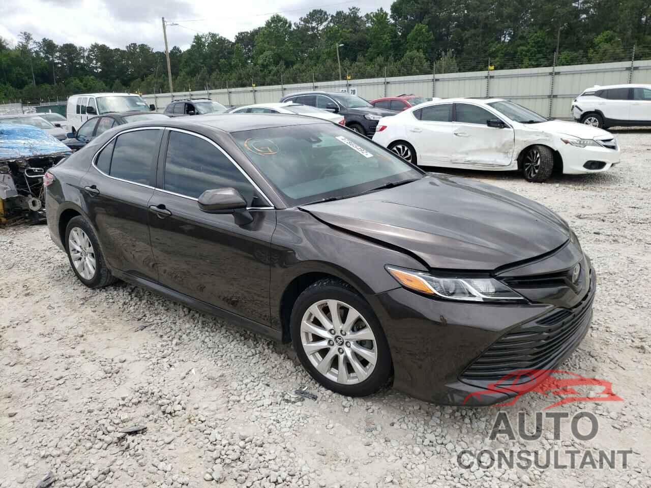 TOYOTA CAMRY 2018 - 4T1B11HK3JU021822