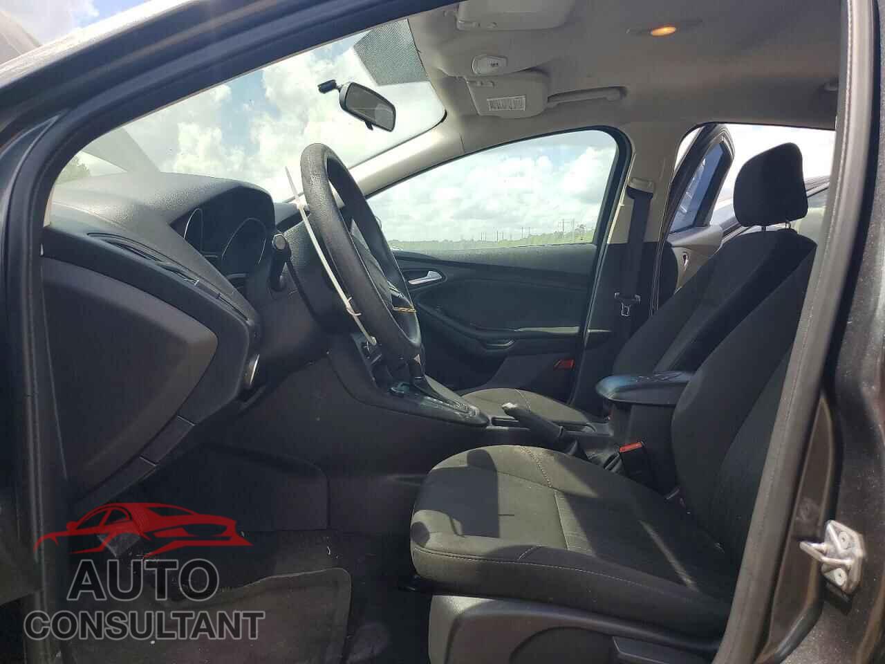 FORD FOCUS 2017 - 1FADP3F22HL264277