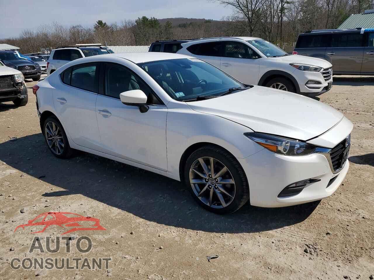 MAZDA 3 2018 - 3MZBN1V31JM264701