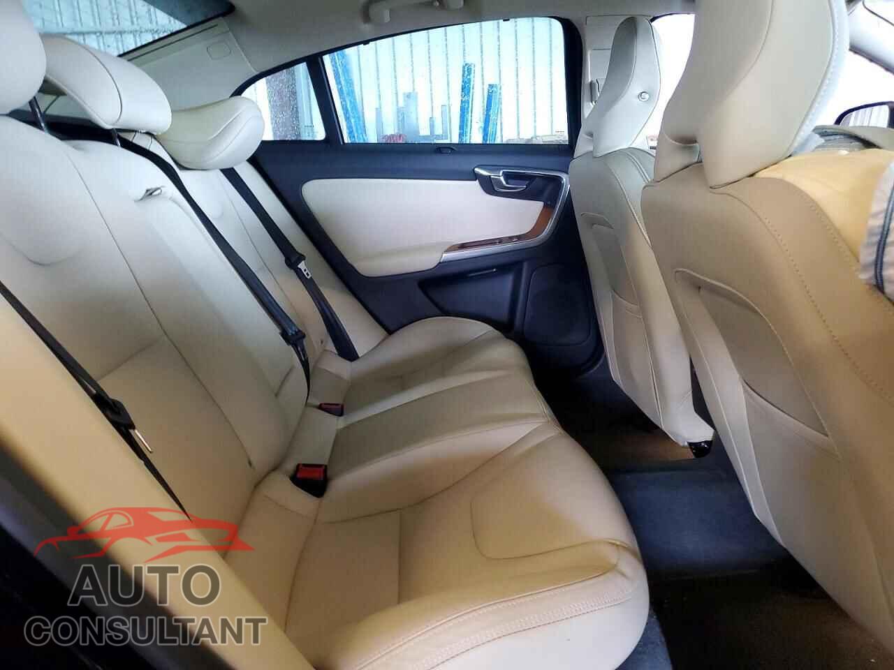 VOLVO S60 2018 - LYV402HM4JB157832