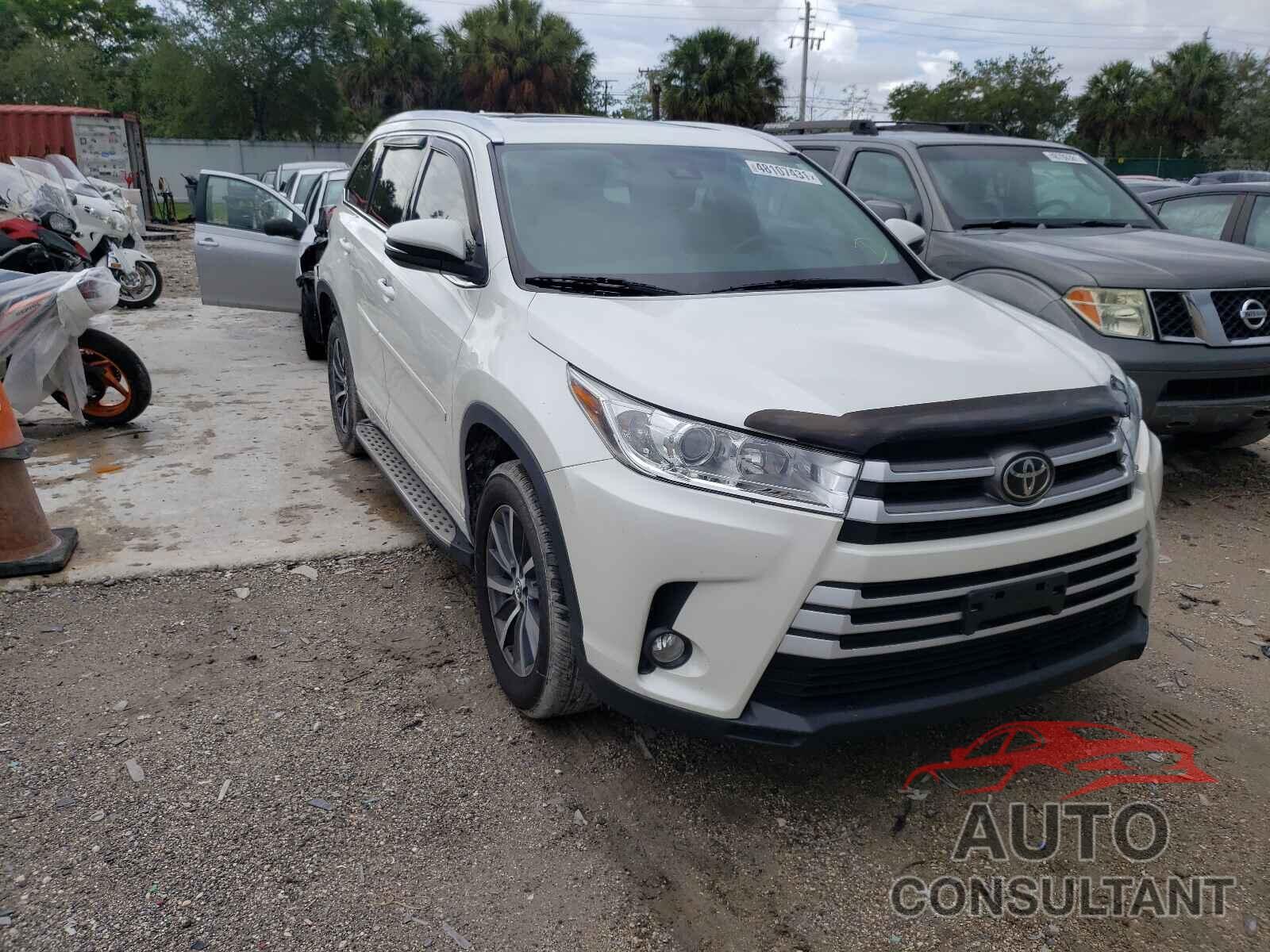 TOYOTA HIGHLANDER 2018 - 5TDKZRFH4JS529370