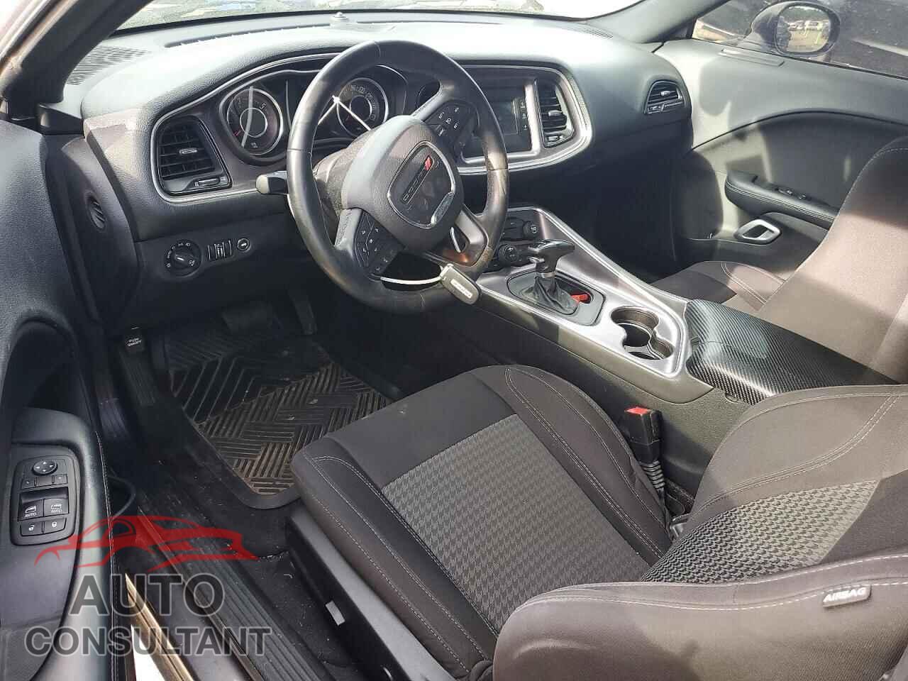 DODGE CHALLENGER 2015 - 2C3CDZAT8FH758157