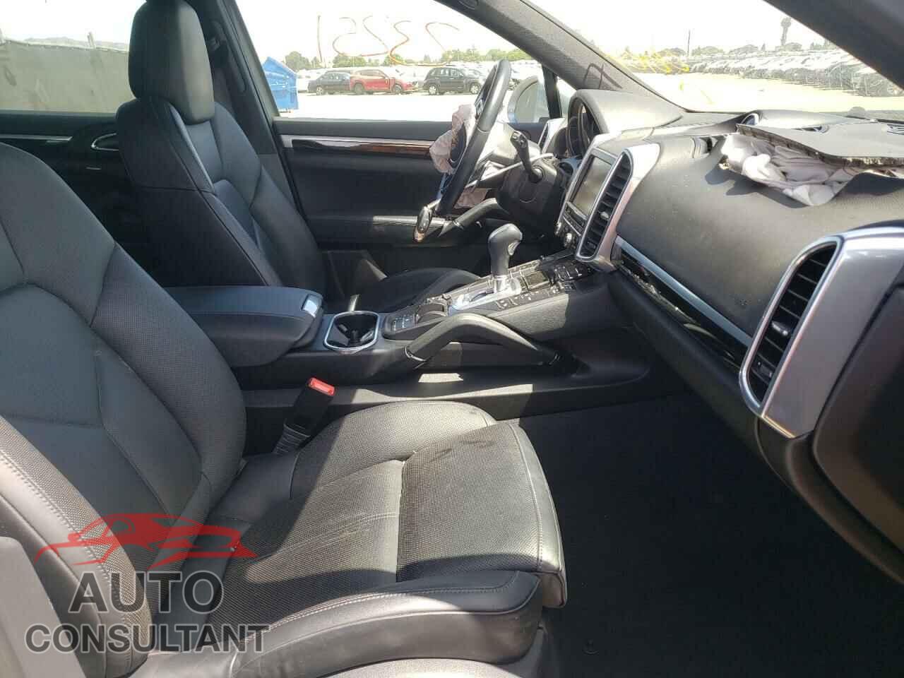 PORSCHE CAYENNE 2016 - WP1AA2A29GLA06562