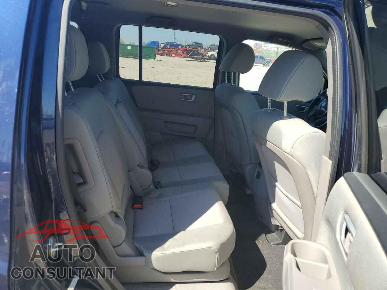 HONDA PILOT 2015 - 5FNYF4H41FB075249