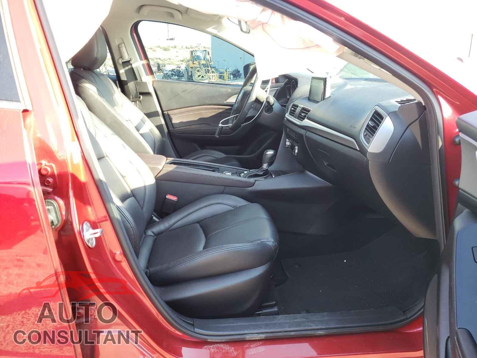 MAZDA 3 2018 - 3MZBN1L36JM237724