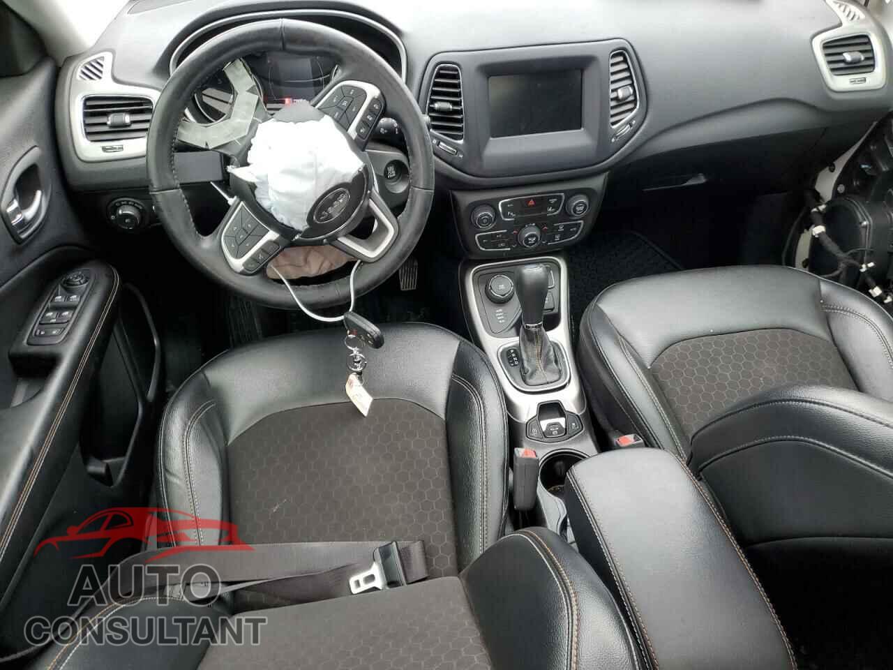 JEEP COMPASS 2020 - 3C4NJDBB8LT222656