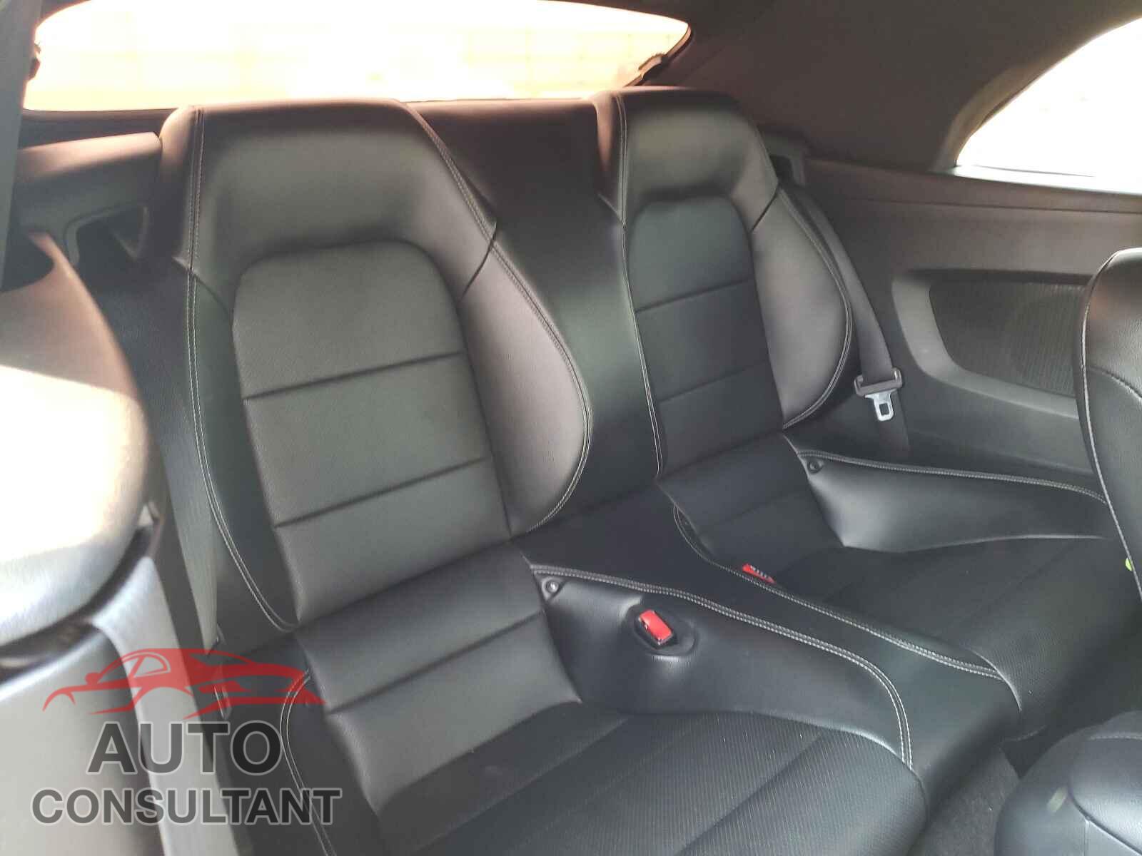 FORD MUSTANG 2017 - 1FATP8UH6H5295407