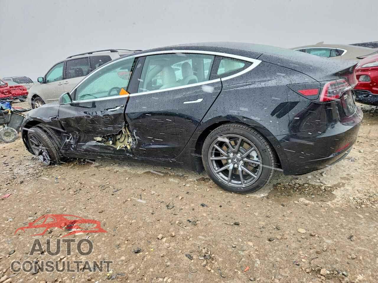 TESLA MODEL 3 2018 - 5YJ3E1EBXJF085527