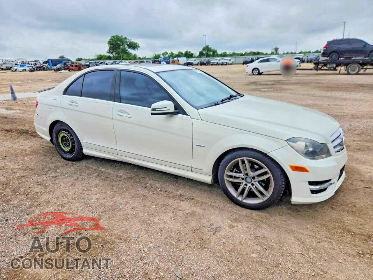 MERCEDES-BENZ C-CLASS 2012 - WDDGF4HB2CA631993