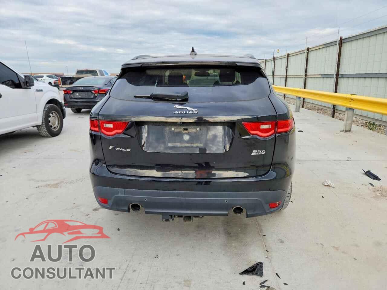 JAGUAR F-PACE 2017 - SADCL2BV5HA882981