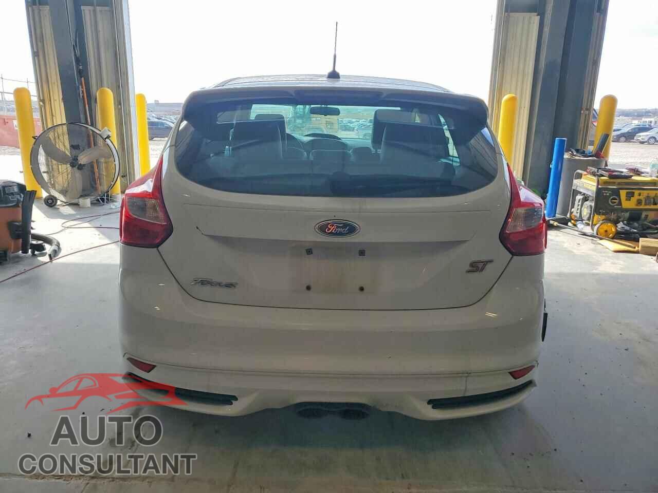 FORD FOCUS 2014 - 1FADP3L97EL236827