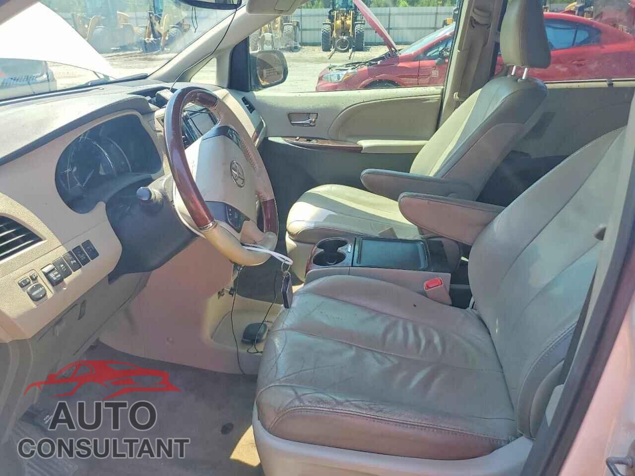 TOYOTA SIENNA 2013 - 5TDDK3DCXDS052675