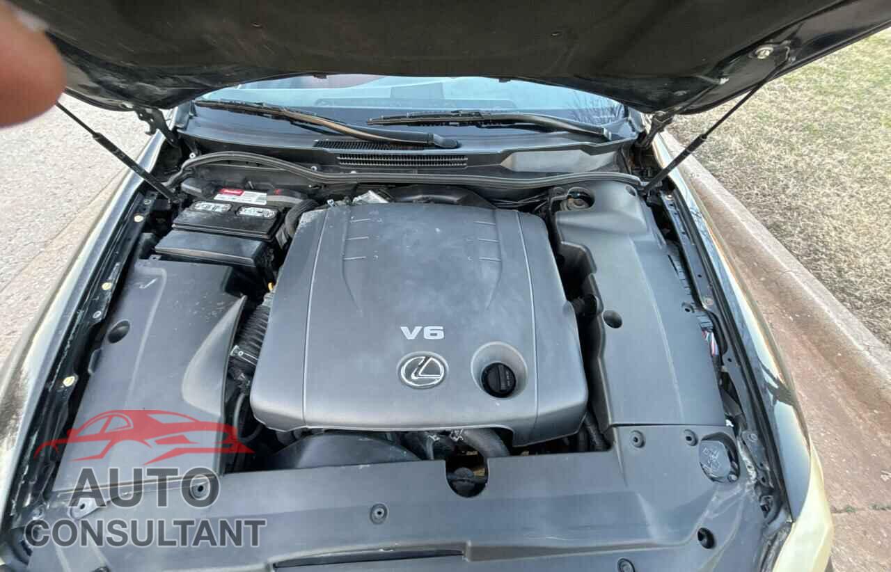 LEXUS IS 2011 - JTHFF2C2XB2518852