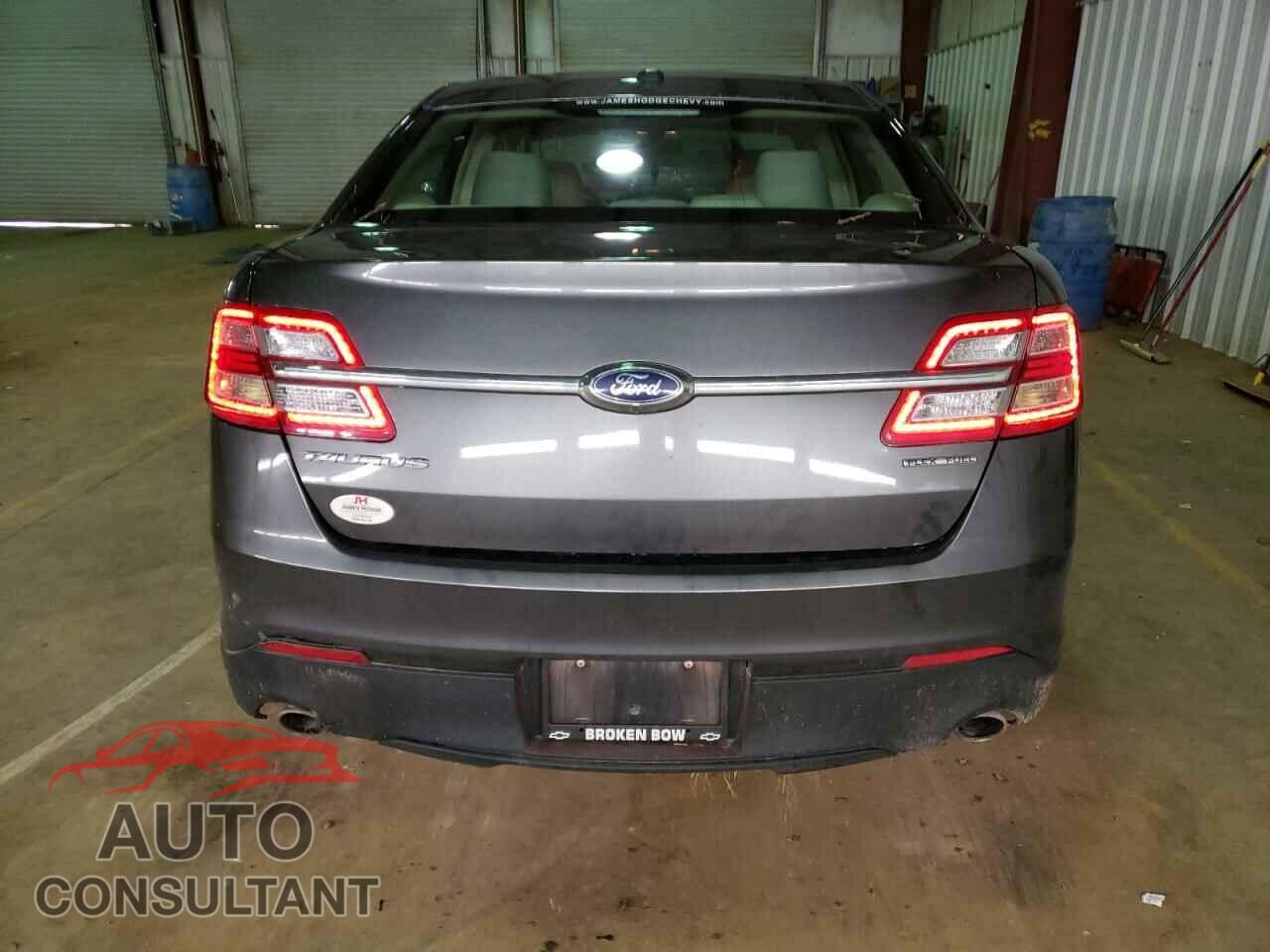 FORD TAURUS 2017 - 1FAHP2D89HG137568