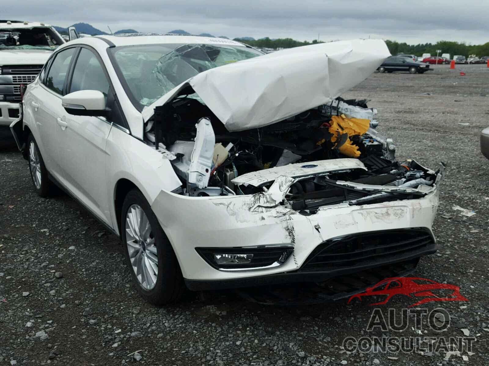 FORD FOCUS 2018 - 1FADP3J26JL323375