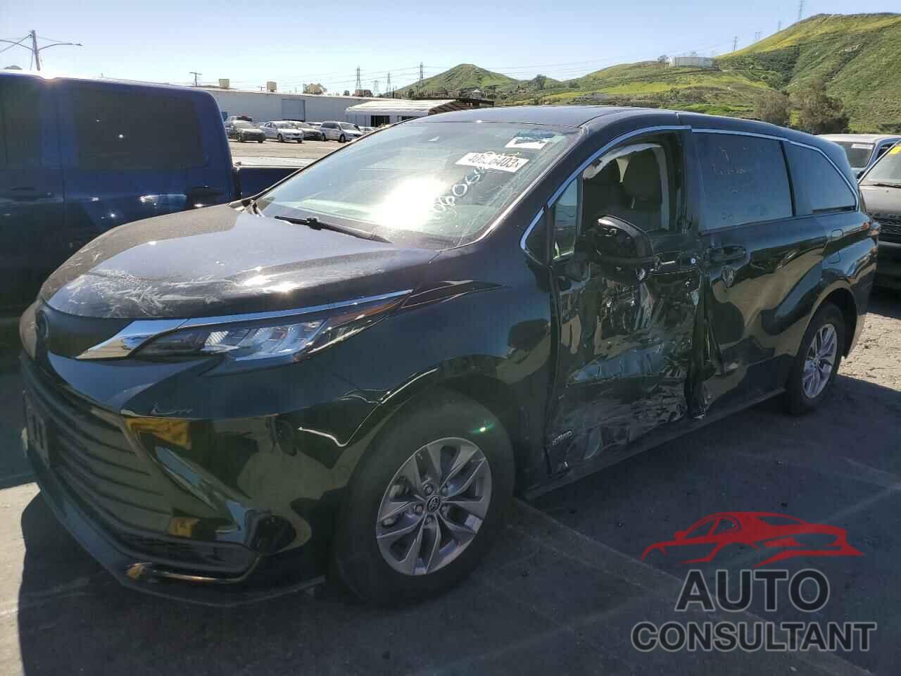 TOYOTA SIENNA 2021 - 5TDKRKEC1MS052754