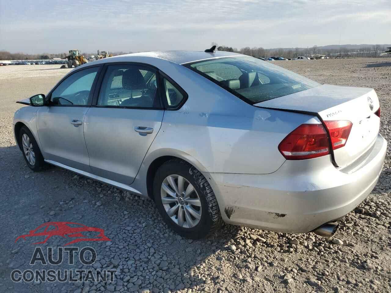 VOLKSWAGEN PASSAT 2015 - 1VWAT7A33FC081948