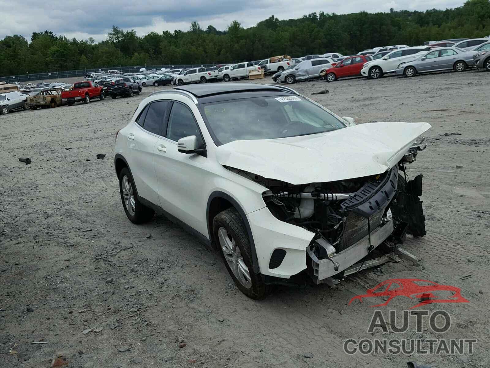 MERCEDES-BENZ GLA 250 4MATIC 2015 - WDCTG4GB4FJ030509