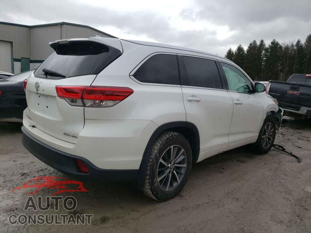 TOYOTA HIGHLANDER 2018 - 5TDJZRFHXJS488819