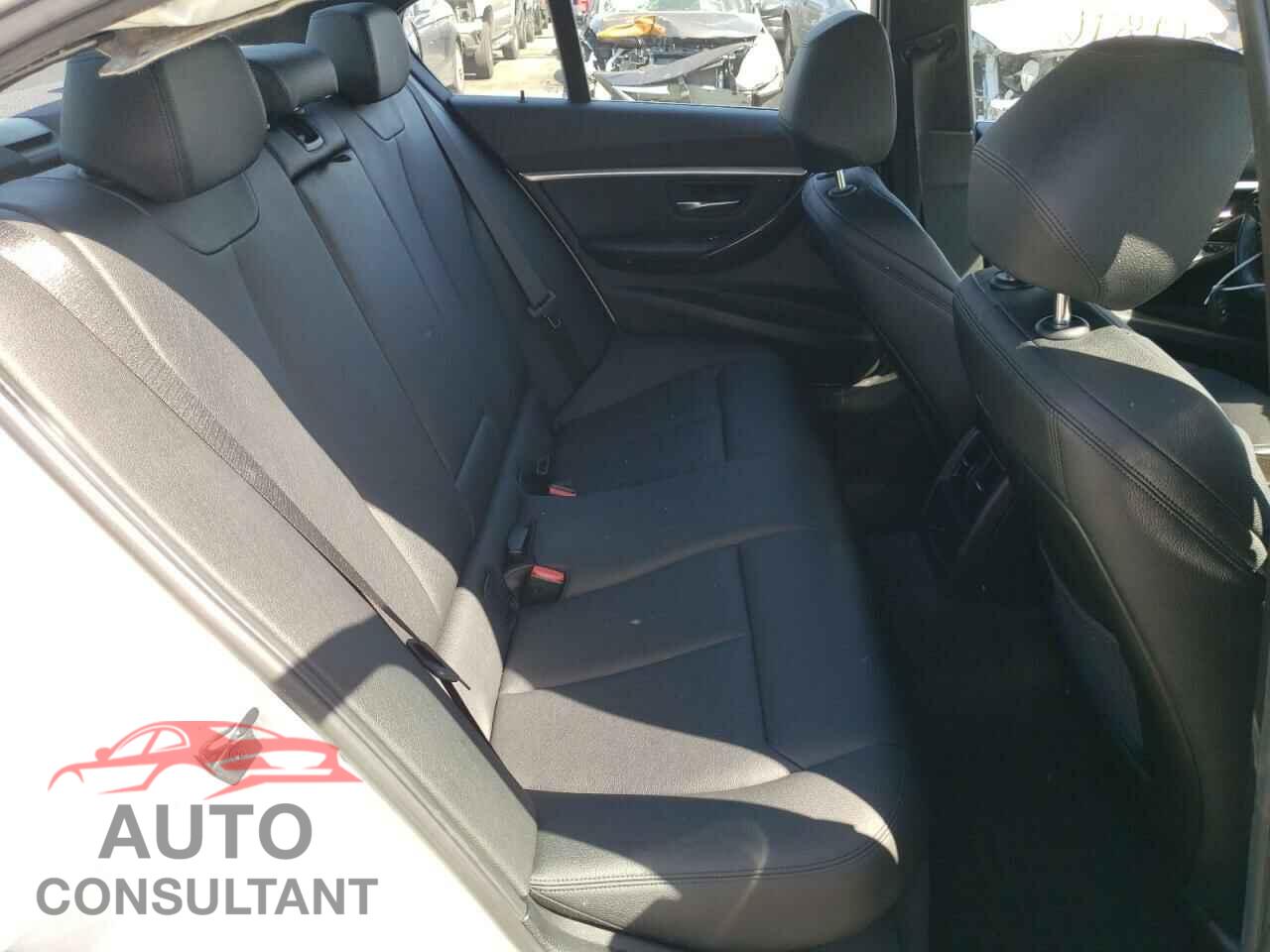 BMW 3 SERIES 2017 - WBA8E1C54HK479926