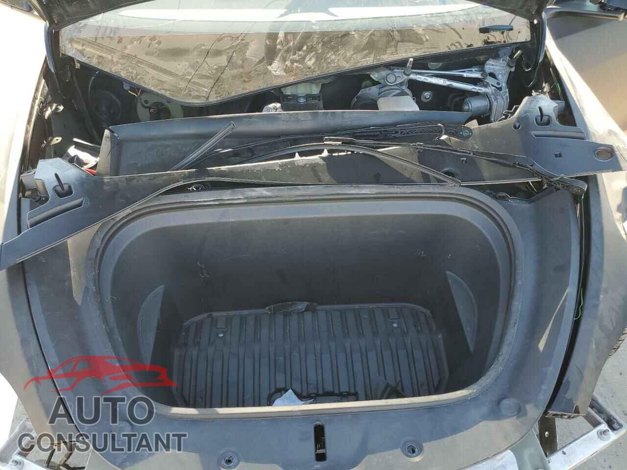 TESLA MODEL Y 2023 - 7SAYGDEFXPF864779