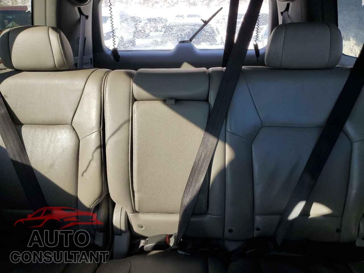 HONDA PILOT 2011 - 5FNYF4H68BB032619