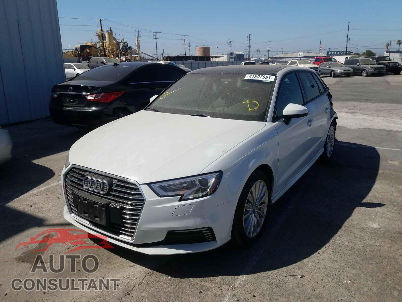 AUDI A3 2018 - WAUUPBFF2JA056342