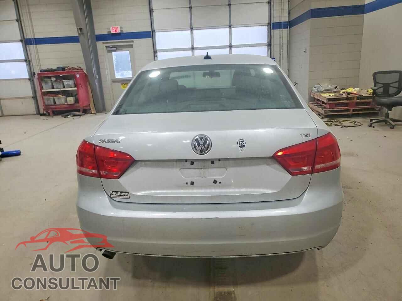 VOLKSWAGEN PASSAT 2015 - 1VWAT7A35FC043153