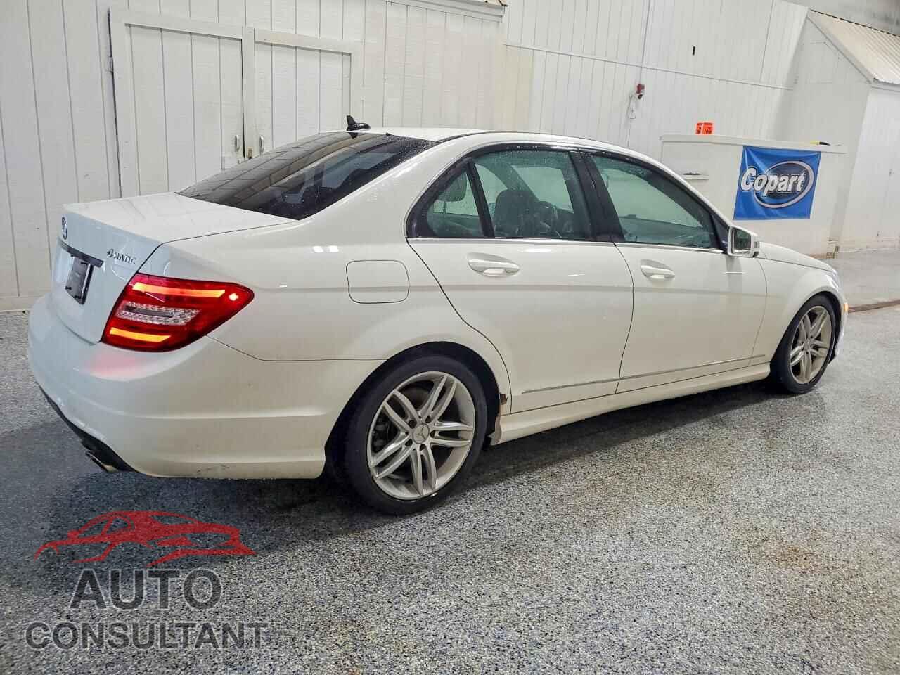 MERCEDES-BENZ C-CLASS 2013 - WDDGF8AB7DR282852